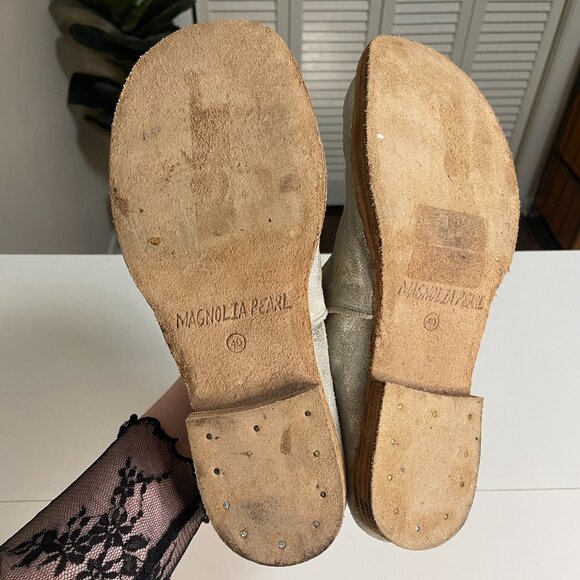 Magnolia Pearl Silver Metallic Leather Pull On Ankle Bootie 40 US 9.5 - Picture 3 of 13